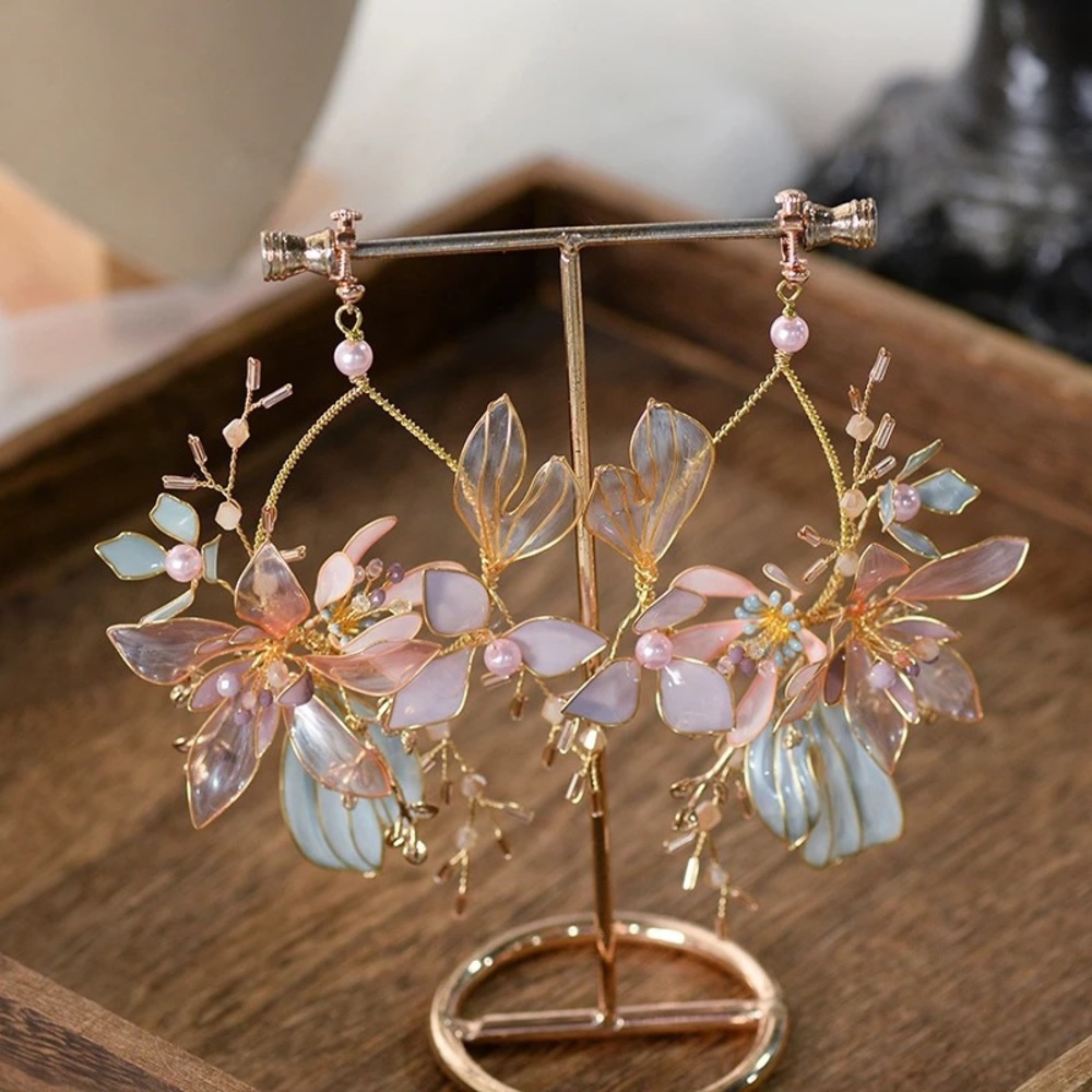 IRIS APFEL Big Leaf Flower Crystal Resin Floral Clip Tear Drop Hoop Earring